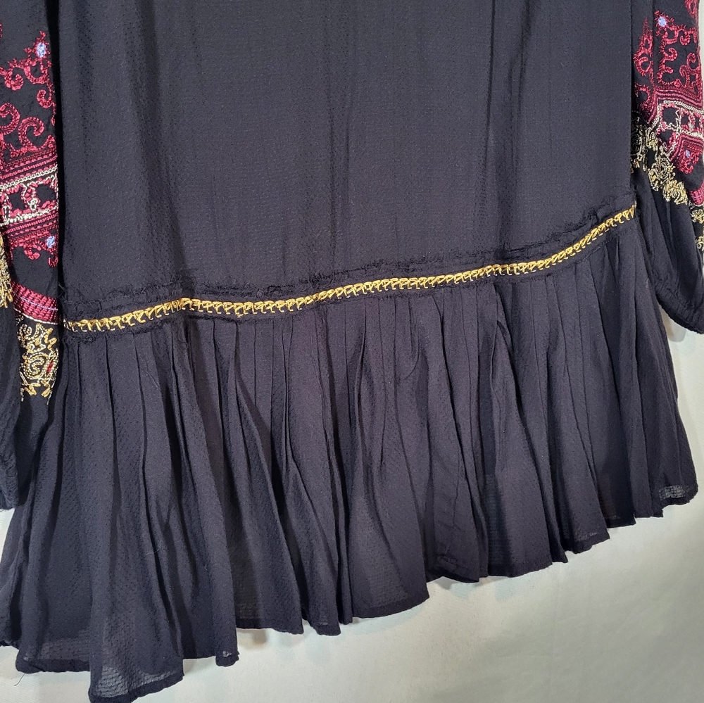 Free People WILD ONE Peasant Dress Size XS V Neck Black Embroidered Boho pockets - Picture 6 of 15